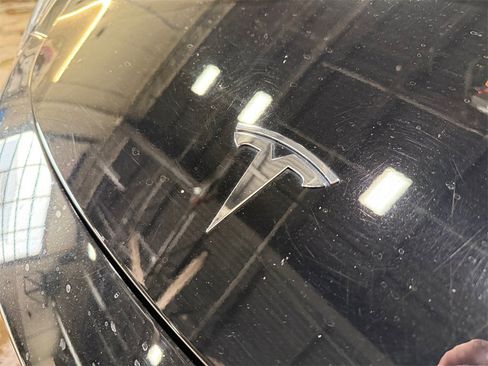 Used 2023 Tesla Model Y Long Range image 32