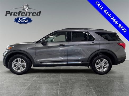 Used 2023 Ford Explorer XLT w/ Equipment Group 202A image 3