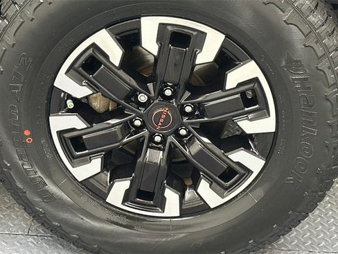 Certified 2023 Nissan Frontier PRO-4X w/ Pro Convenience Package image 18