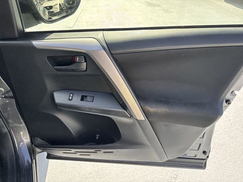 Used 2017 Toyota RAV4 LE FWD image 42