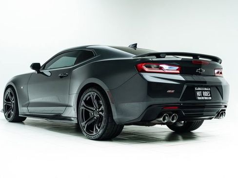 Used 2017 Chevrolet Camaro SS RWD image 18