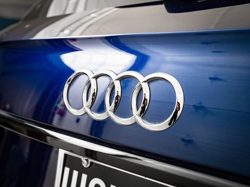 Certified 2025 Audi Q5 2.0T Premium w/ Convenience Plus Package image 18