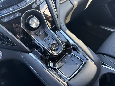 Certified 2025 Acura RDX SH-AWD w/ Advance Package image 26