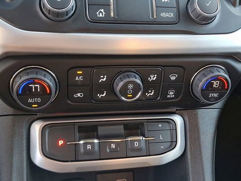 Used 2023 GMC Acadia SLE w/ Driver Convenience Package image 15