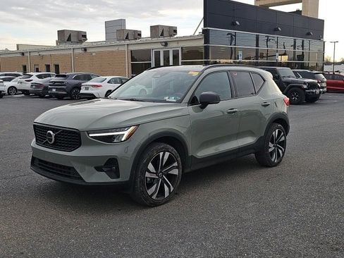 Certified 2023 Volvo XC40 B5 Plus w/ Climate Package image 15