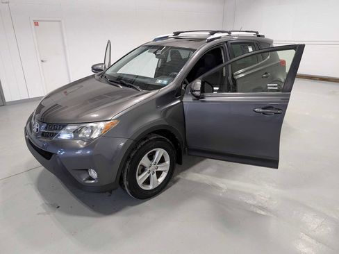 Used 2013 Toyota RAV4 XLE image 16
