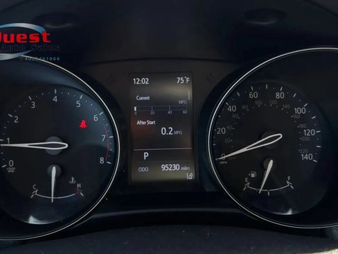 Used 2021 Toyota C-HR LE FWD image 29
