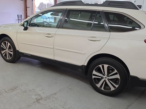 Used 2018 Subaru Outback 3.6R Limited w/ Popular Package #2 image 3