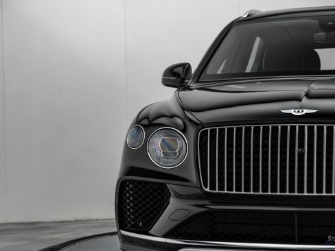 Used 2023 Bentley Bentayga Extended Wheelbase AWD/4WD image 27