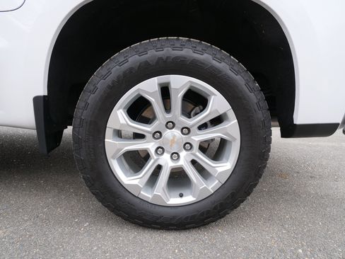 Certified 2024 Chevrolet Silverado 1500 LTZ w/ Technology Package image 13