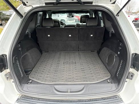 Used 2020 Jeep Grand Cherokee Limited w/ Luxury Group II image 18