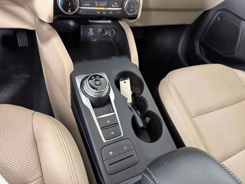 Used 2022 Ford Escape SEL AWD/4WD image 17
