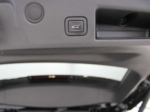 Used 2024 Chevrolet Equinox LT image 13