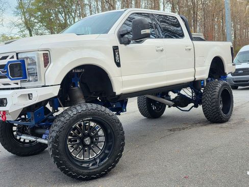 Used 2018 Ford F250 Platinum w/ Platinum Ultimate Package image 4