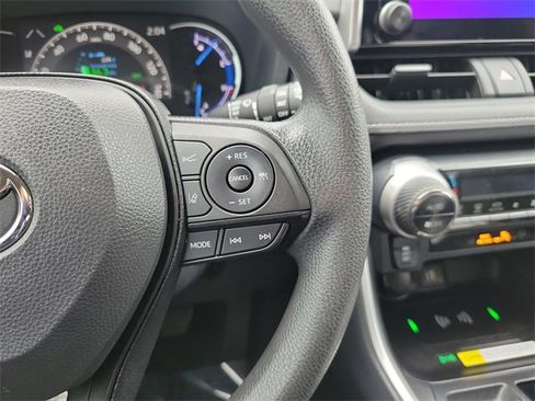 Used 2025 Toyota RAV4 XLE image 16
