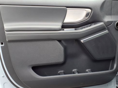 New 2026 Ford Expedition Active image 11