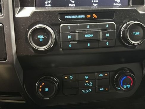 Used 2019 Ford F150 XLT AWD/4WD image 19