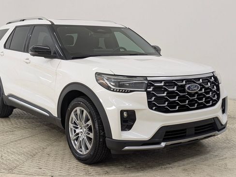 Used 2025 Ford Explorer Platinum image 7