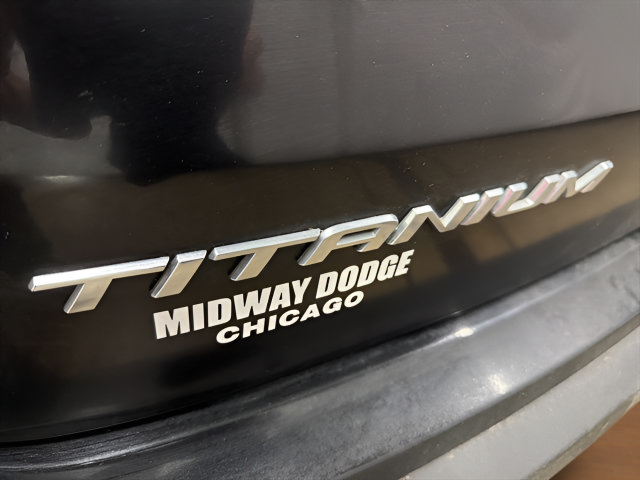 Used 2022 Ford Edge Titanium AWD/4WD image 8