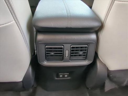 Used 2020 Toyota RAV4 Limited image 18