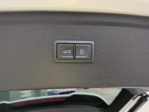 Used 2023 Audi Q5 2.0T Premium Plus w/ Premium Plus Package image 37