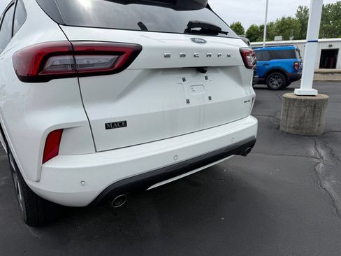 Used 2023 Ford Escape ST-Line w/ Tech Pack #1 AWD/4WD image 8