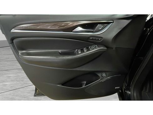 Used 2022 Buick Enclave Avenir w/ Avenir Technology Package image 9