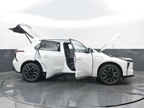 New 2026 Toyota bZ FWD image 31
