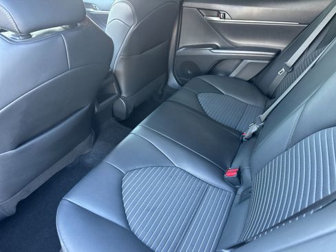 Used 2022 Toyota Camry SE image 11