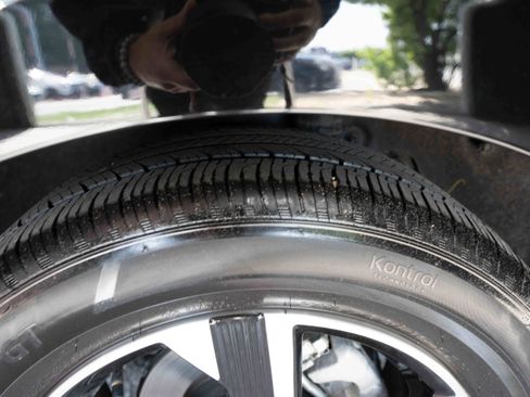 Used 2025 Nissan Sentra SV w/ Trunk Package image 29