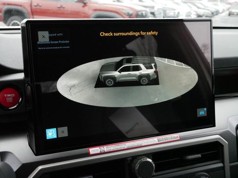 Certified 2025 Toyota 4Runner TRD Off-Road Premium image 32