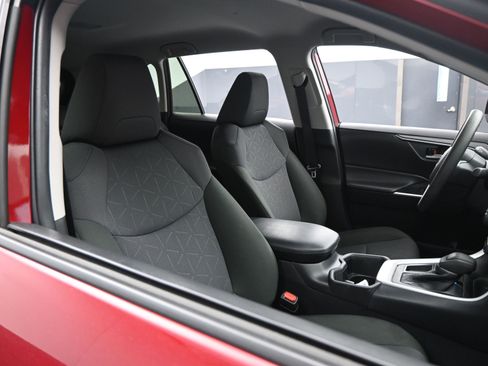 Certified 2025 Toyota RAV4 XLE image 22