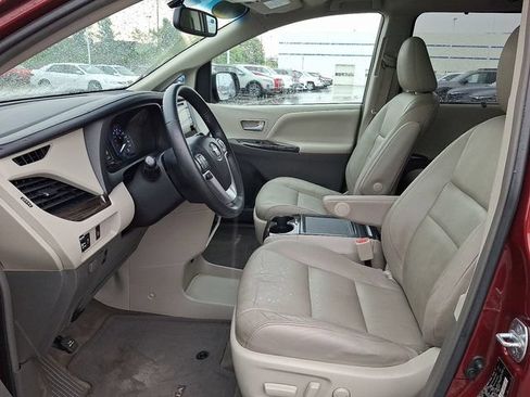 Used 2016 Toyota Sienna XLE AWD/4WD image 9