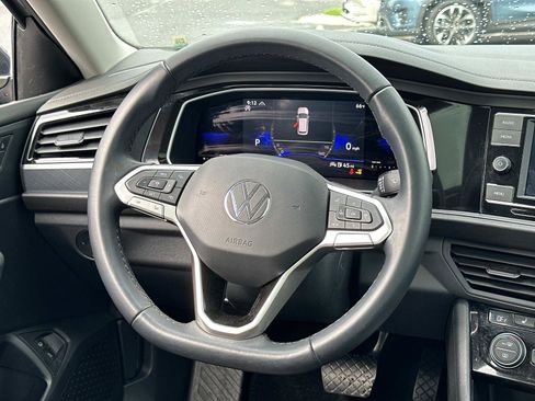 Used 2022 Volkswagen Jetta SE w/ Panoramic Sunroof Package image 23