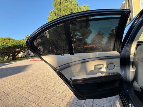 Used 2007 BMW 750i RWD image 32