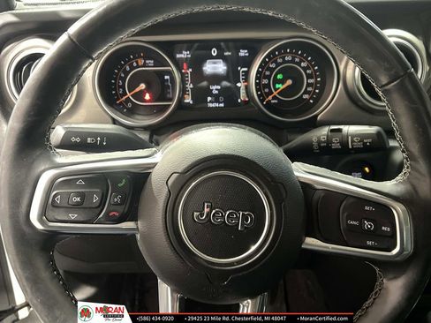 Used 2018 Jeep Wrangler Unlimited Sahara image 17