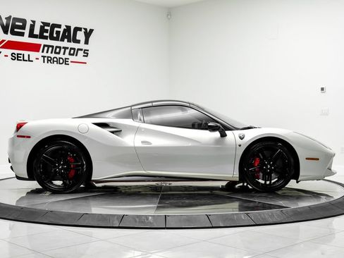 Used 2018 Ferrari 488 Spider RWD image 5