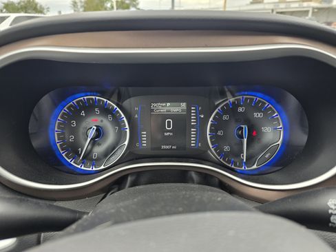 Used 2024 Chrysler Voyager LX image 14