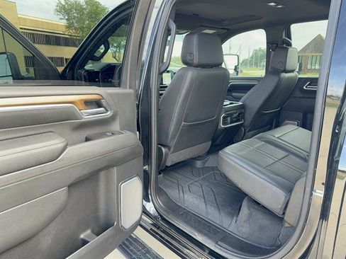 Used 2024 Chevrolet Silverado 2500 High Country w/ Midnight Edition AWD/4WD image 9