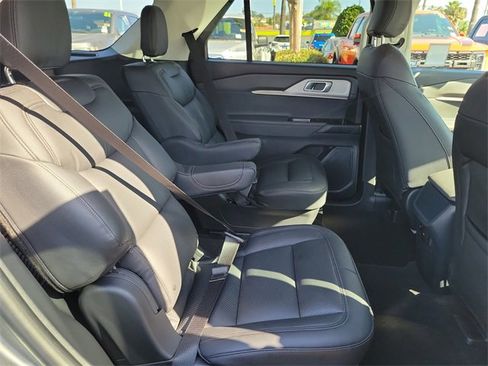 Used 2025 Ford Explorer Active image 20