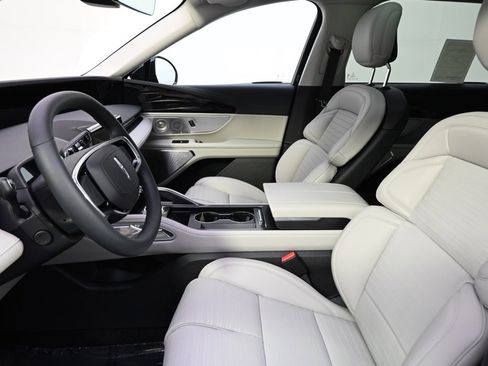 New 2026 Lincoln Nautilus Reserve image 13