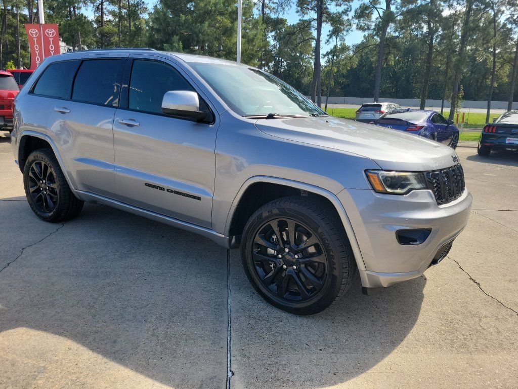 Used 2021 Jeep Grand Cherokee Laredo X RWD image 9