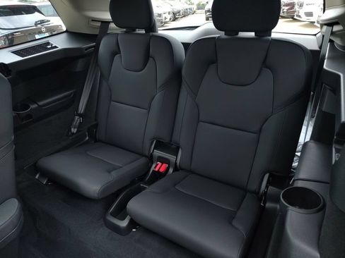 New 2026 Volvo XC90 T8 Plus w/ Protection Package Premier AWD/4WD image 11