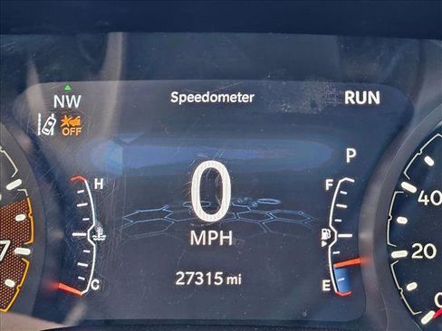 Used 2023 Jeep Compass Limited image 10