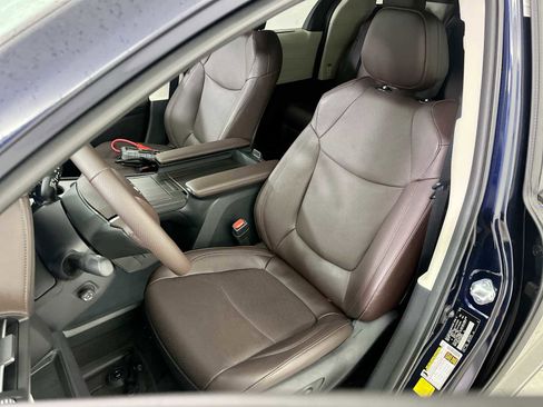 Used 2023 Toyota Sienna Platinum image 13