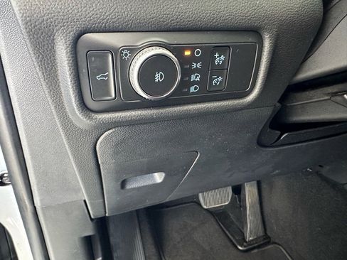 Certified 2020 Ford Explorer XLT w/ Equipment Group 202A image 35