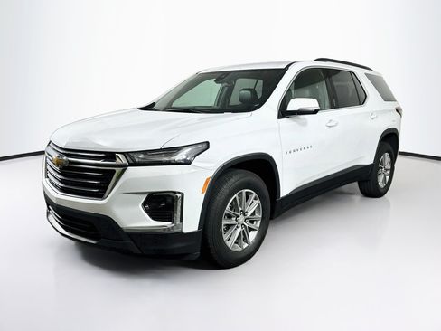 Used 2023 Chevrolet Traverse LT FWD image 3