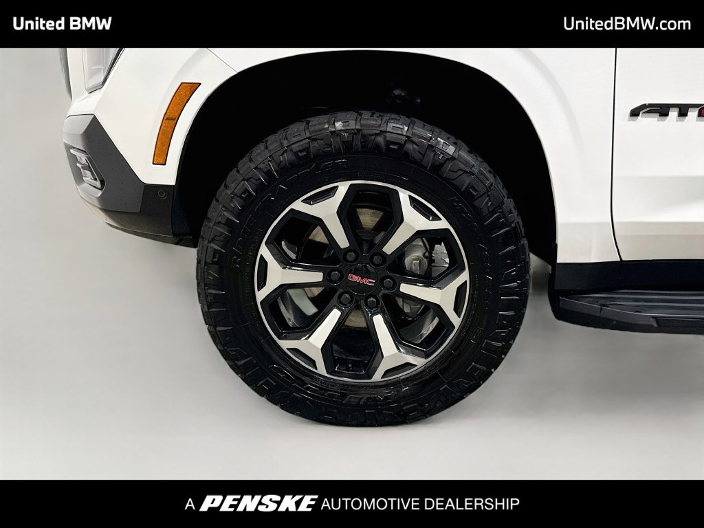 Used 2025 GMC Yukon AT4 AWD/4WD image 9