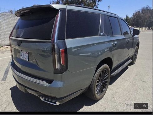 Used 2024 Cadillac Escalade Luxury RWD image 6