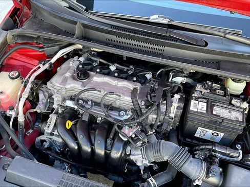 Used 2021 Toyota Corolla LE image 31